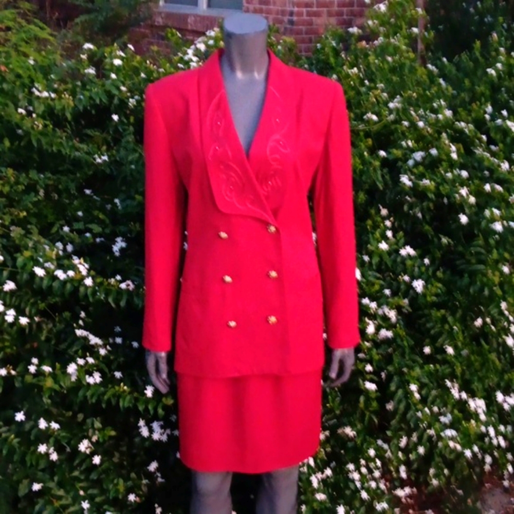 KATHRINE KAY LTD LADIES VINTAGE RED GOLD BLAZER W/EMBROIDERED LAPELS